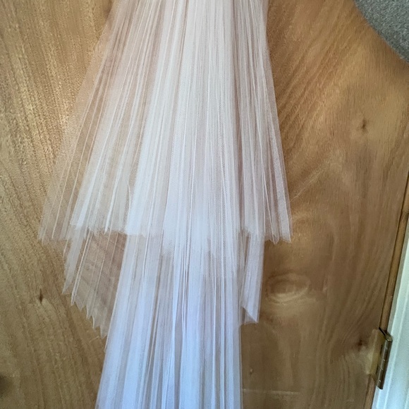 Wayfarer Bride NYC Handmade Pleated Veil - Picture 7 of 10
